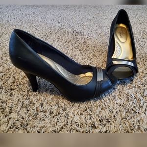 Deflex Comfort black peep-toe heels size 6W